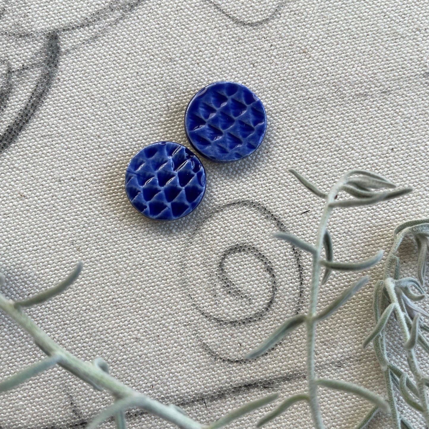 Dragon Scales studs